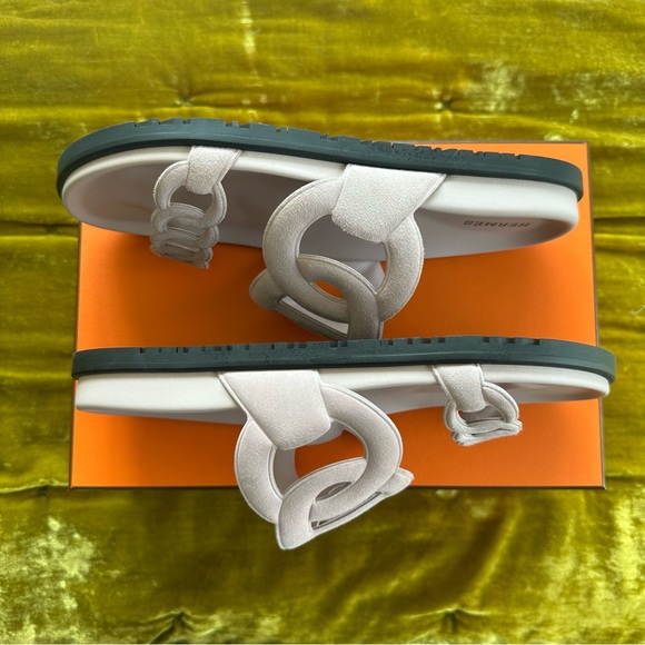 Hermes Extra Sandal in Rose Porcelaine - Picture 3 of 13